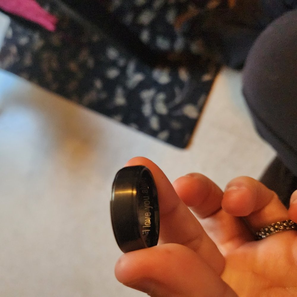Mens wedding ring - Picture 2 of 5